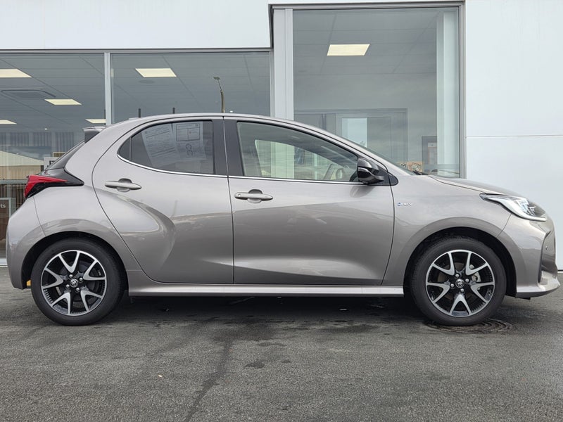 2025 Toyota Yaris ZR 1.5P HYBRID Auto image 2