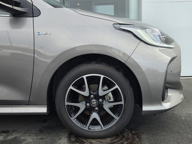 2025 Toyota Yaris ZR 1.5P HYBRID Auto image 3