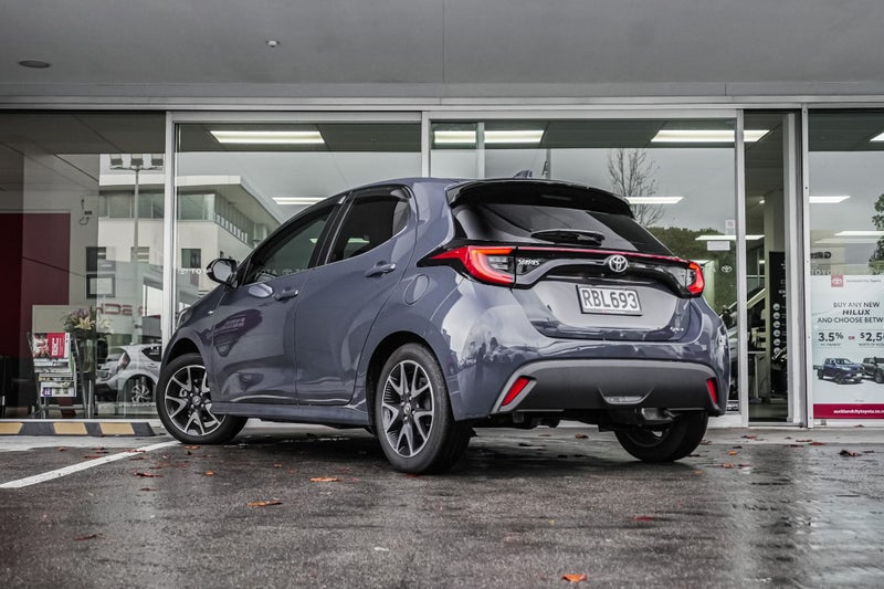 2025 Toyota Yaris Zr 1.5Ph/Cvt image 3