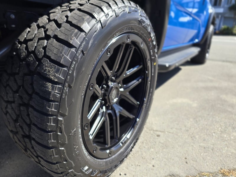 2025 Volkswagen Amarok Aventura DC 4M 2.3 Auto - image 4