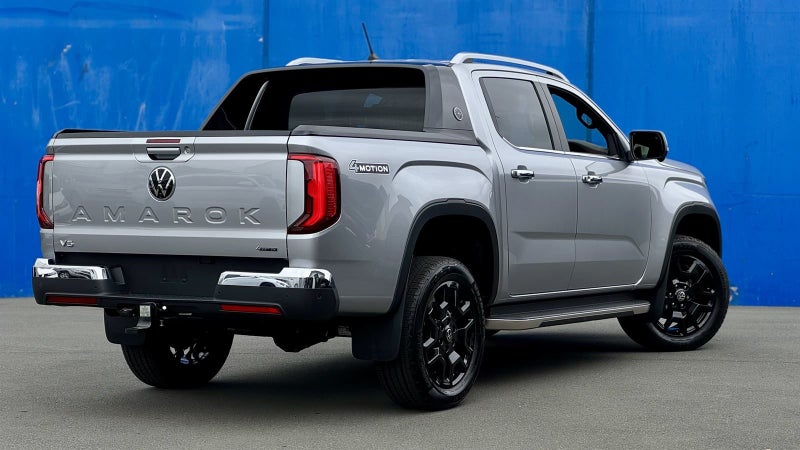 2025 Volkswagen Amarok Aventura V6 Limited Series image 3