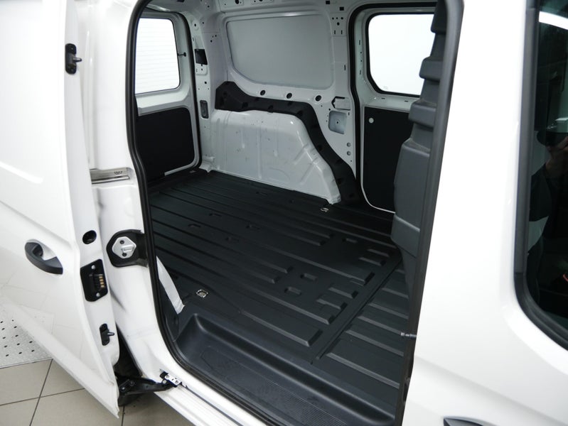 2025 Volkswagen Caddy Cargo Maxi TDI 320Nm DSG image 2