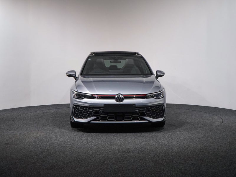 2025 Volkswagen Golf 8.5 GTI 195kW image 3
