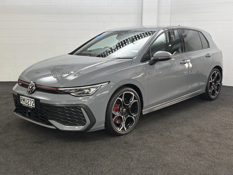 2025 Volkswagen Golf 8.5 GTI image 3