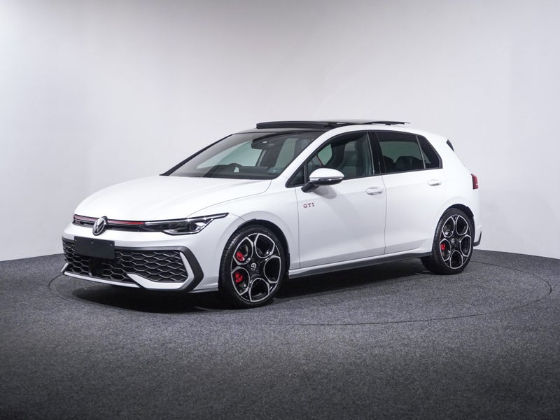 2025 Volkswagen Golf 8.5 GTI Touring 195kW image 3