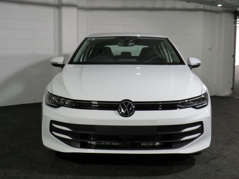 2025 Volkswagen Golf 8.5 LIFE image 3