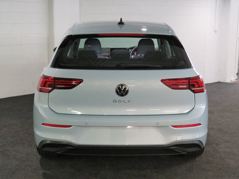 2025 Volkswagen Golf 8.5 LIFE image 4