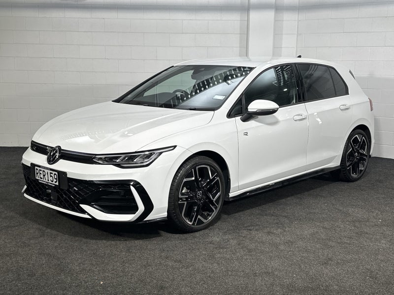 2025 Volkswagen Golf 8.5 R-LINE image 2