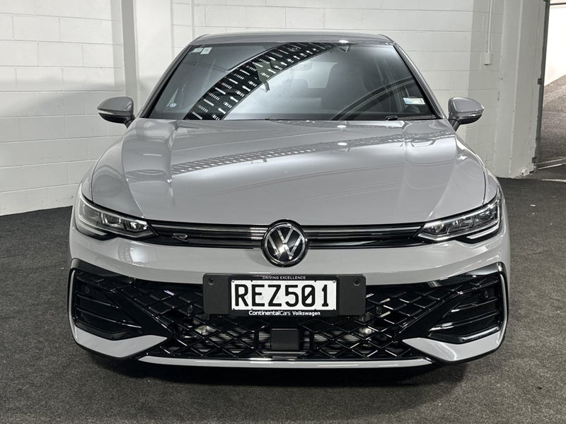 2025 Volkswagen Golf 8.5 R-LINE image 2