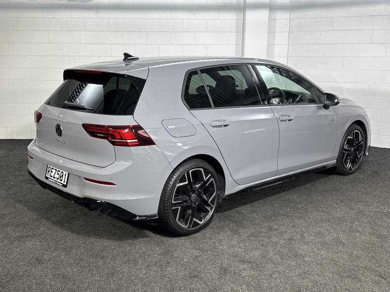 2025 Volkswagen Golf 8.5 R-LINE image 5