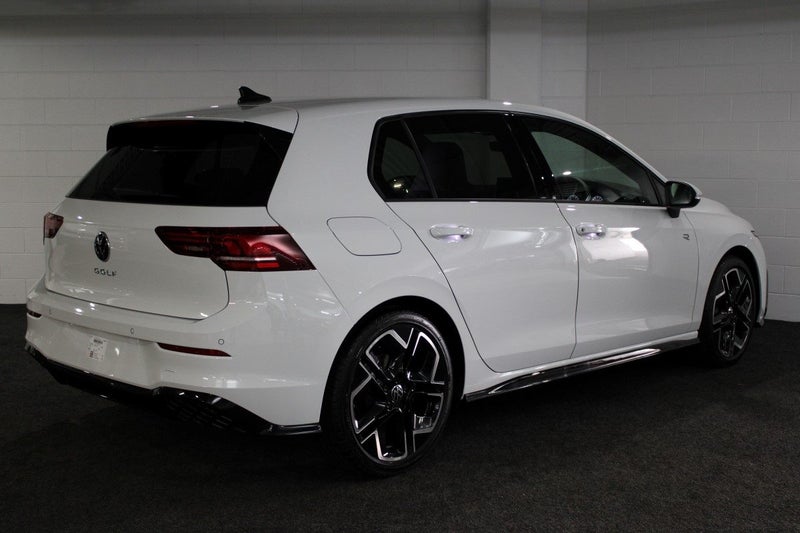 2025 Volkswagen Golf 8.5 R-LINE image 4