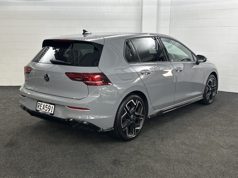 2025 Volkswagen Golf 8.5 R-LINE image 3