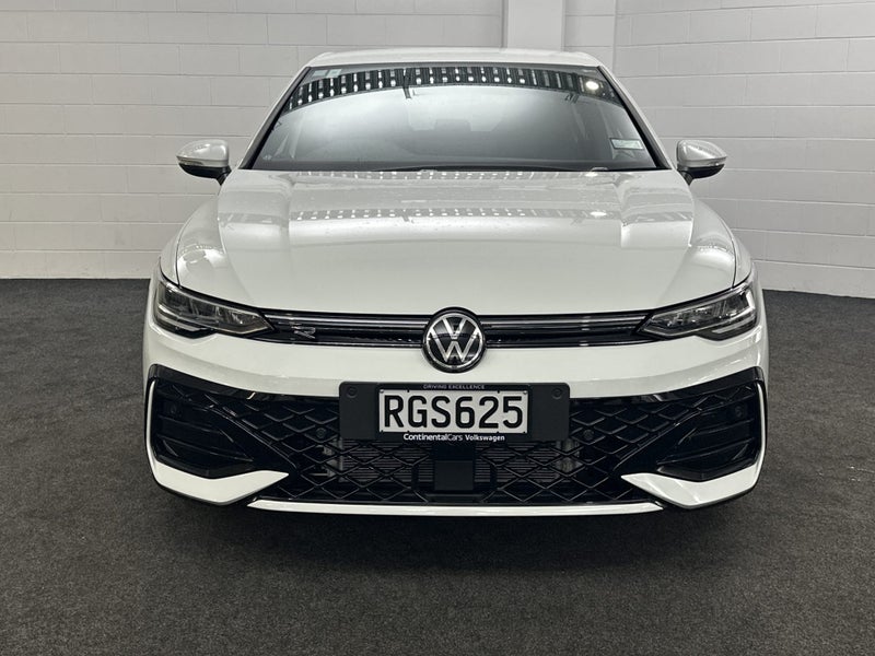 2025 Volkswagen Golf 8.5 R-LINE image 3