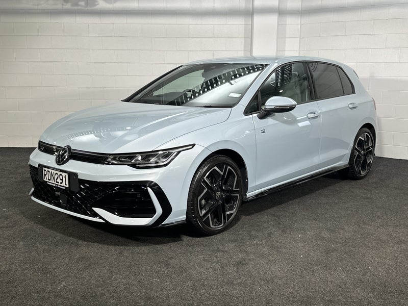 2025 Volkswagen Golf 8.5 R-LINE image 1