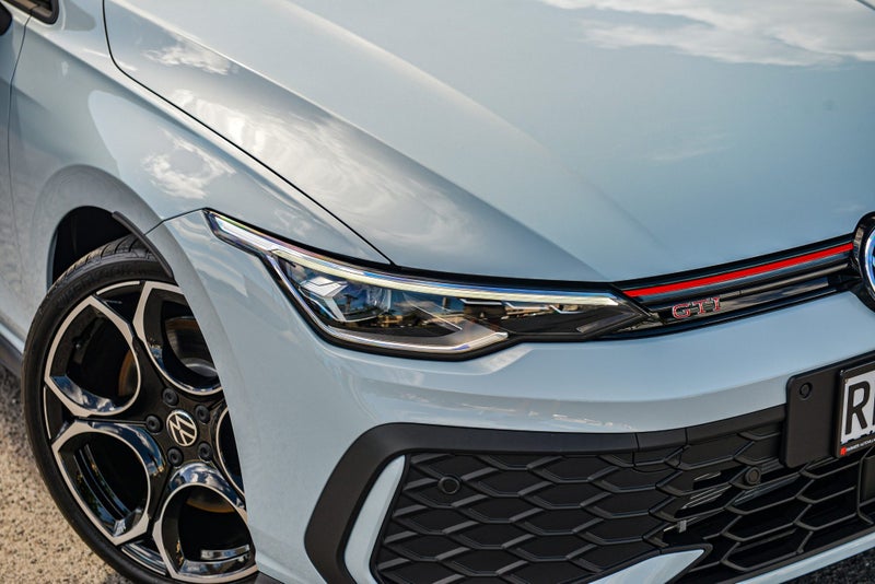 2025 Volkswagen Golf GTI 2.0 image 4