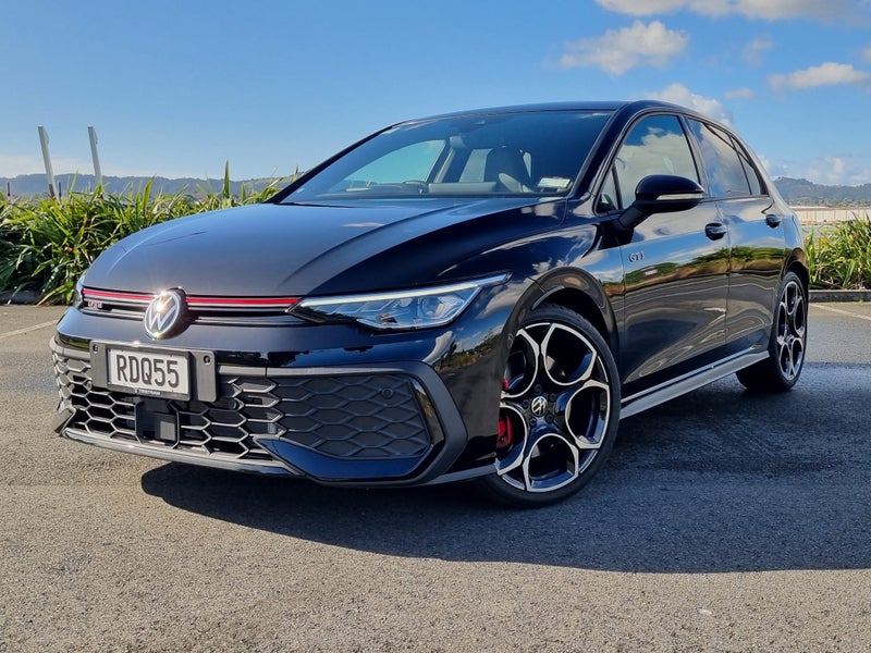 2025 Volkswagen Golf Gti 2.0P/ Gti Touring Package image 3