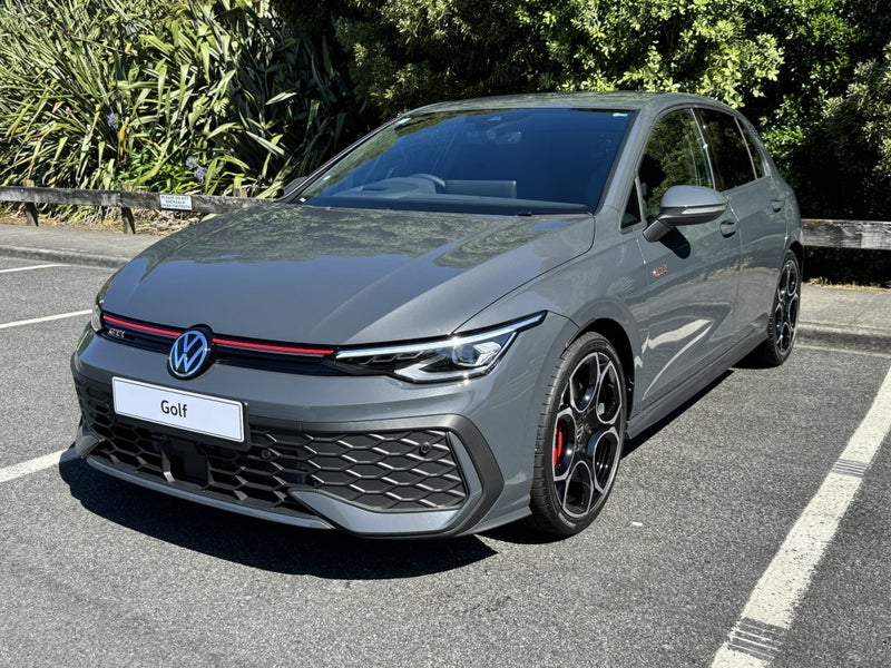 2025 Volkswagen Golf GTI image 4