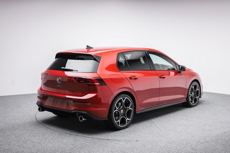 2025 Volkswagen Golf GTI image 3