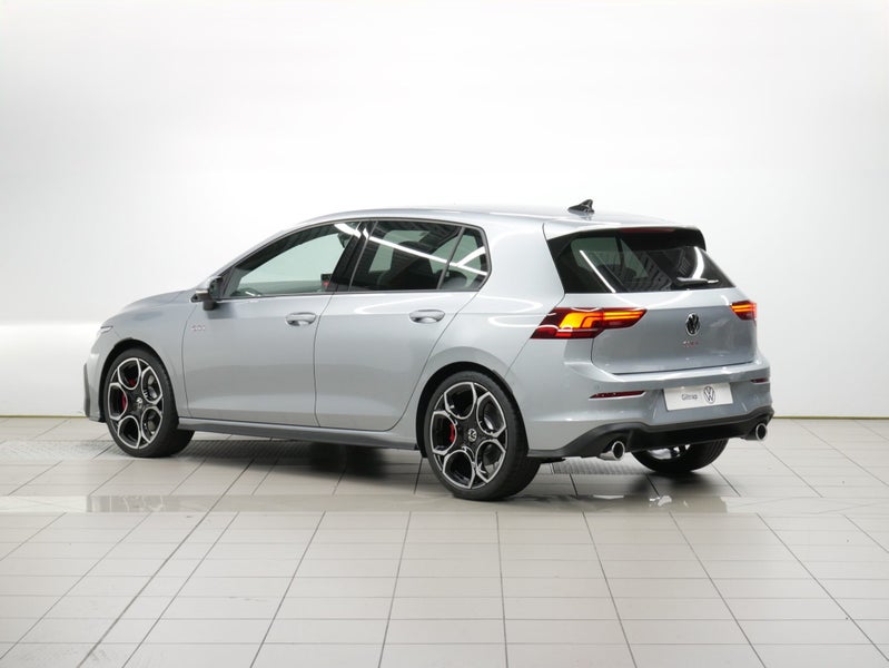 2025 Volkswagen Golf GTI image 3