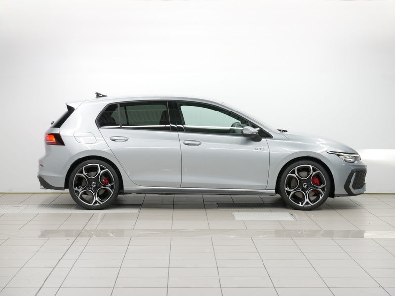 2025 Volkswagen Golf GTI image 5
