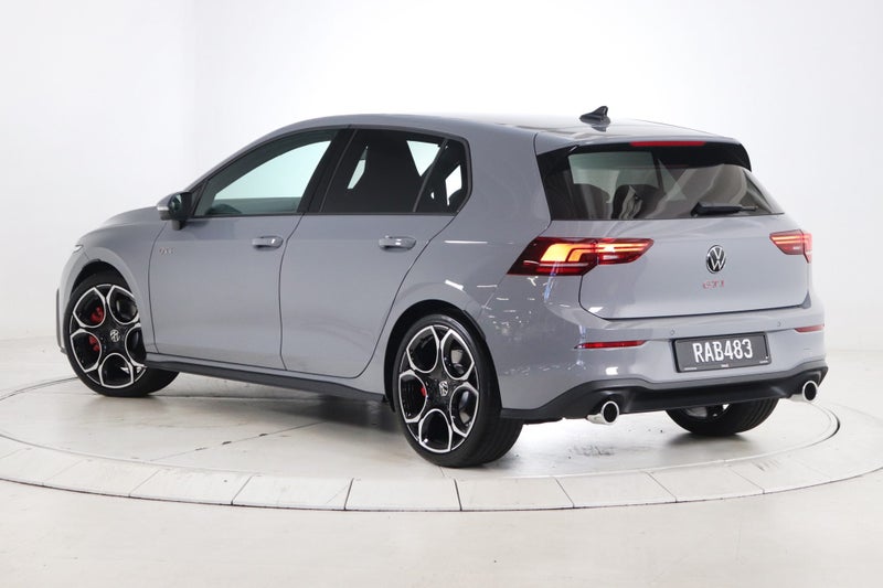 2025 Volkswagen Golf GTI image 3