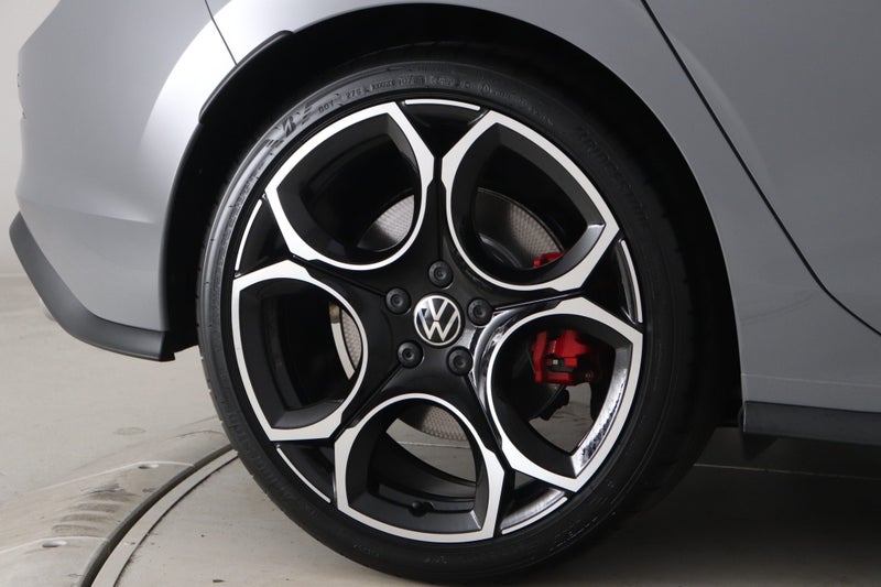 2025 Volkswagen Golf GTI image 5