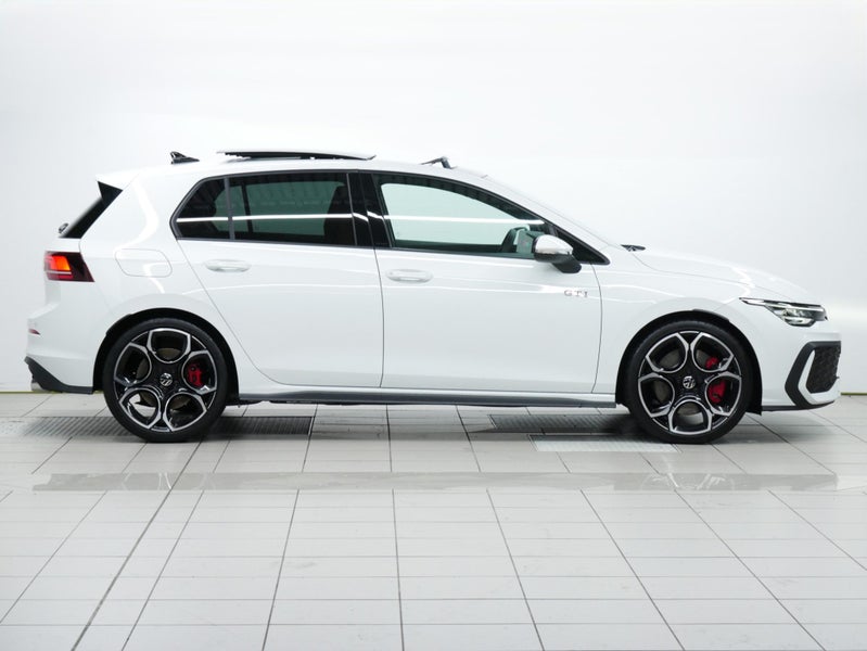 2025 Volkswagen Golf GTI image 5