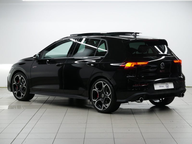 2025 Volkswagen Golf GTI image 3