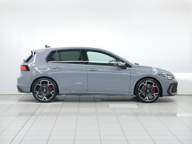 2025 Volkswagen Golf GTI image 5