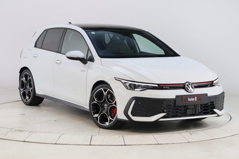 2025 Volkswagen Golf GTI image 3