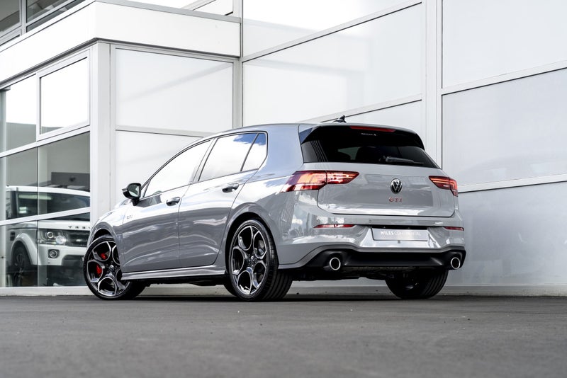 2025 Volkswagen Golf GTI Facelift 195kW Petrol... image 5
