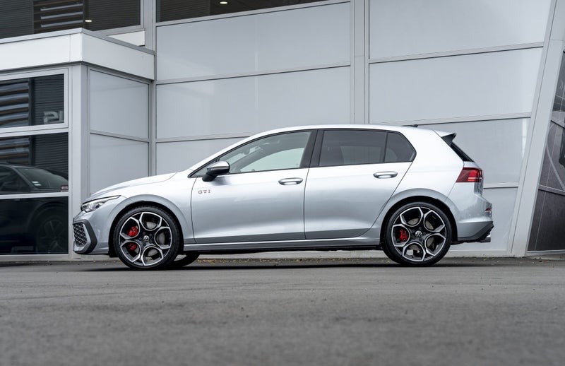 2025 Volkswagen Golf GTI Facelift 195kW Petrol... image 5