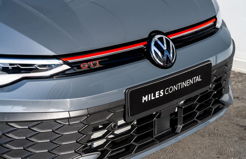 2025 Volkswagen Golf GTI Facelift 195kW Touring... image 3
