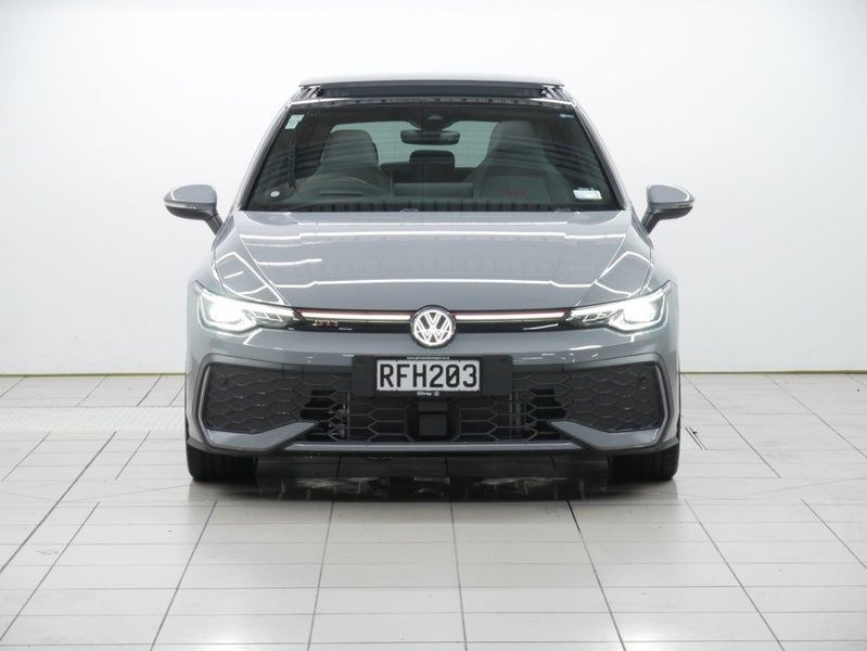 2025 Volkswagen Golf GTI Touring image 2