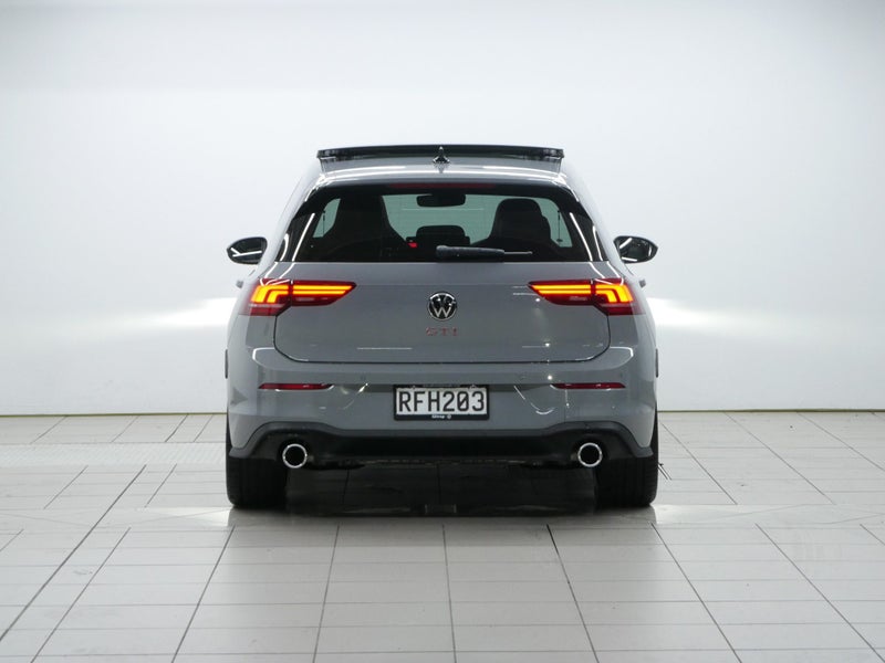 2025 Volkswagen Golf GTI Touring image 4