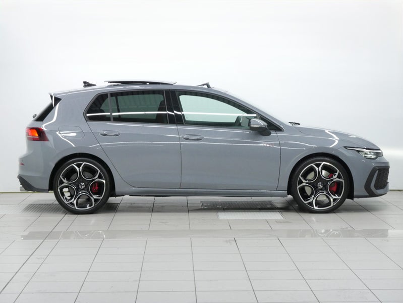 2025 Volkswagen Golf GTI Touring image 5