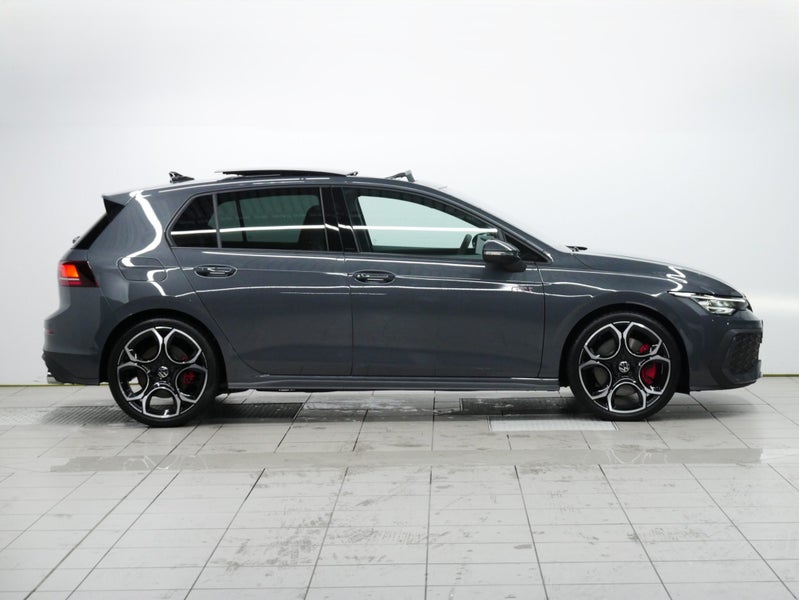 2025 Volkswagen Golf GTI Touring image 5