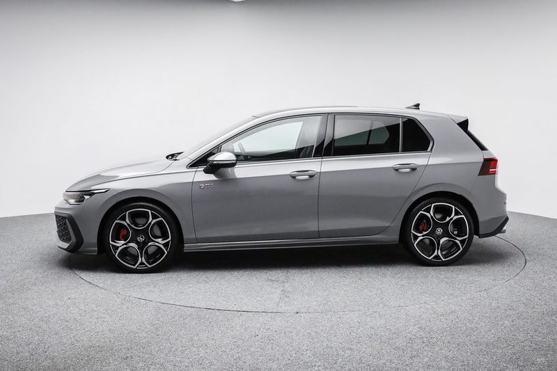 2025 Volkswagen Golf GTI with Touring Pack image 5