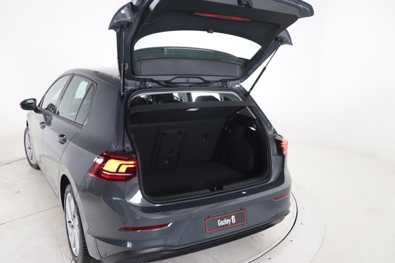 2025 Volkswagen Golf Life image 5