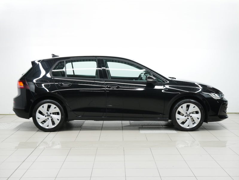 2025 Volkswagen Golf Life image 5