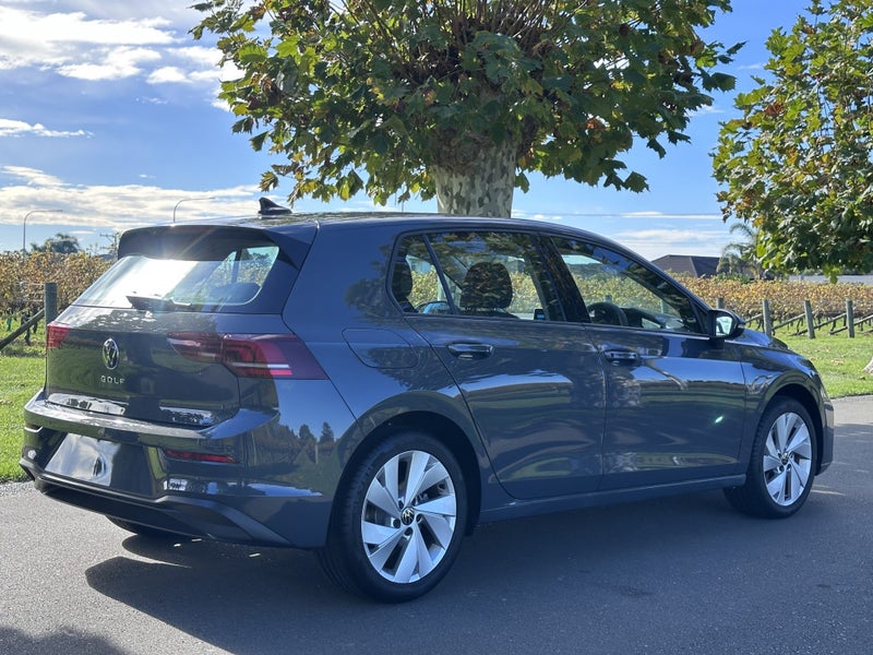 2025 Volkswagen Golf Life image 3