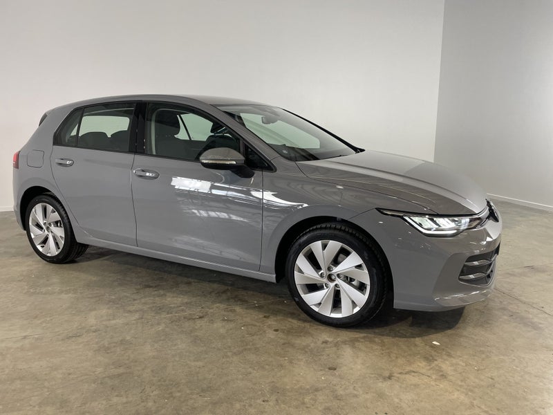 2025 Volkswagen Golf Life image 2