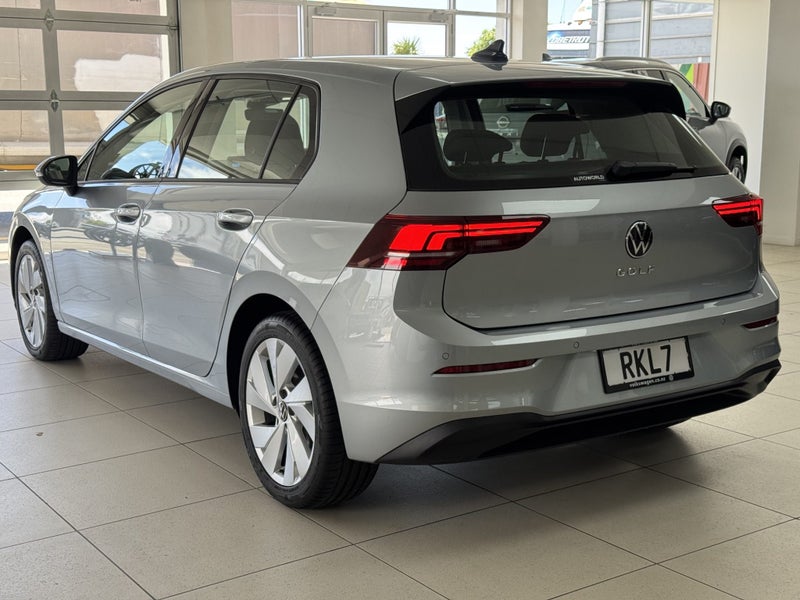 2025 Volkswagen Golf Life 1.4Pt/8At image 5