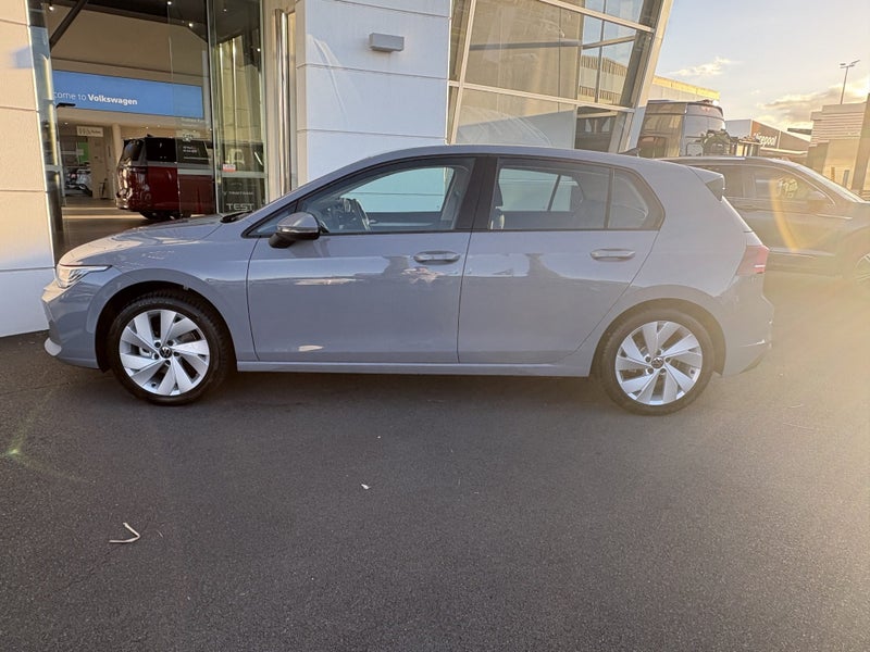 2025 Volkswagen Golf LIFE 1.4TSI image 5