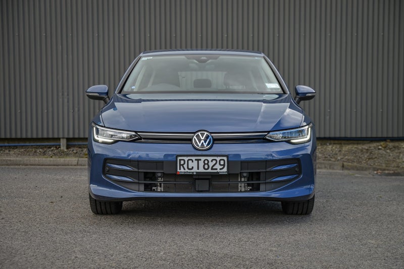 2025 Volkswagen Golf Life image 2