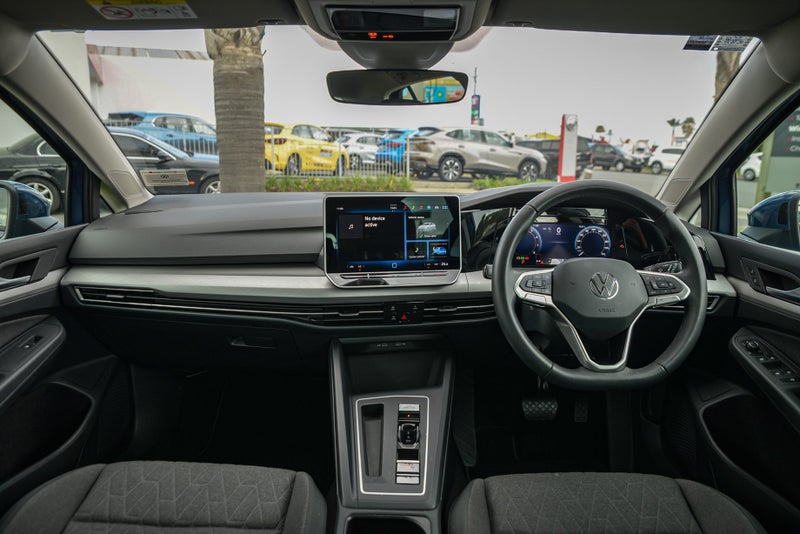 2025 Volkswagen Golf Life image 3