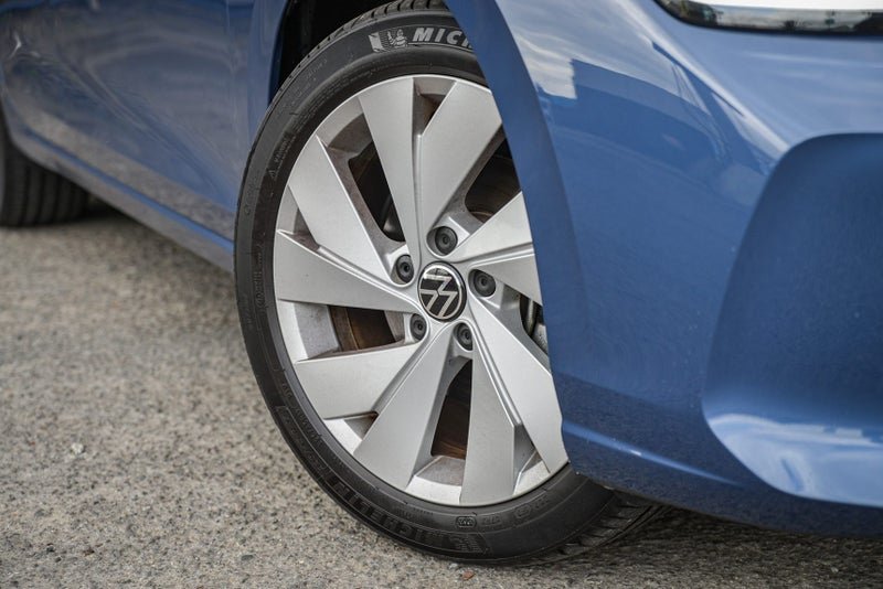 2025 Volkswagen Golf Life image 5