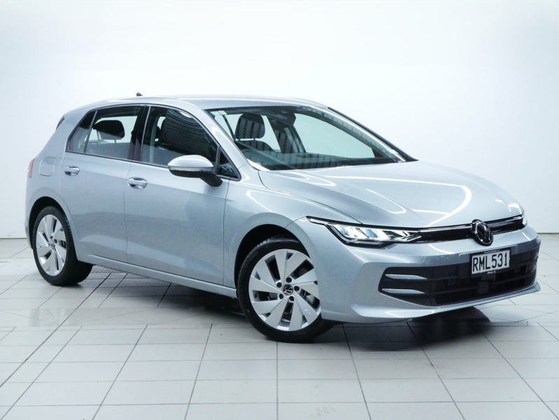 2025 Volkswagen Golf Life image 1