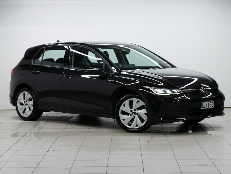 2025 Volkswagen Golf Life image 1