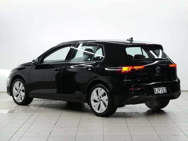 2025 Volkswagen Golf Life image 3